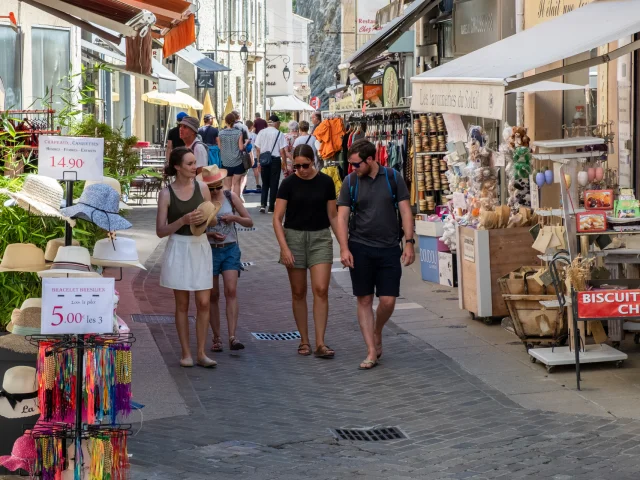 Vaison La Romaine Shops
